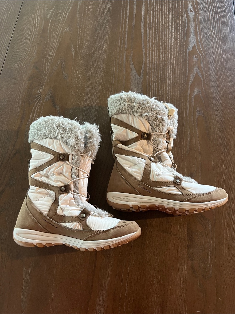 Columbia Women's Brown and White Insulated Winter Boots with Fleece Cuff